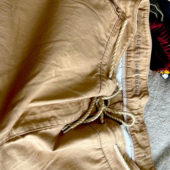 Cropped size 14w Talbots with tie at waist. - Picture 1 of 3